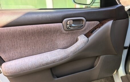 Nissan Laurel VIII, 2001 год, 800 000 рублей, 18 фотография