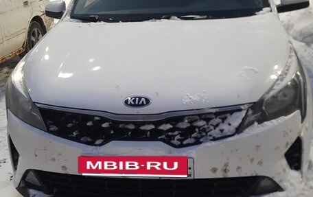 KIA Rio IV, 2021 год, 1 000 000 рублей, 3 фотография