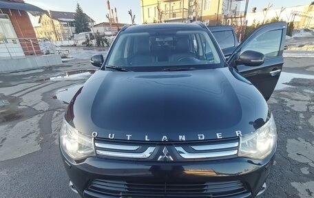 Mitsubishi Outlander III рестайлинг 3, 2012 год, 1 600 000 рублей, 1 фотография