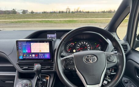 Toyota Noah III, 2020 год, 2 200 000 рублей, 5 фотография