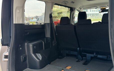 Toyota Noah III, 2020 год, 2 200 000 рублей, 21 фотография