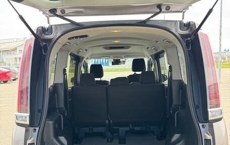 Toyota Noah III, 2020 год, 2 200 000 рублей, 22 фотография