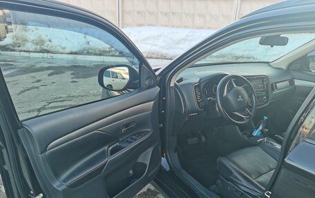 Mitsubishi Outlander III рестайлинг 3, 2012 год, 1 600 000 рублей, 8 фотография