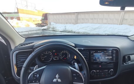 Mitsubishi Outlander III рестайлинг 3, 2012 год, 1 600 000 рублей, 23 фотография