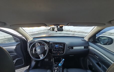 Mitsubishi Outlander III рестайлинг 3, 2012 год, 1 600 000 рублей, 28 фотография