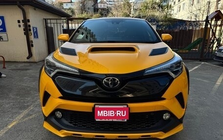 Toyota C-HR I рестайлинг, 2016 год, 2 026 000 рублей, 2 фотография