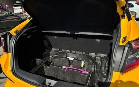 Toyota C-HR I рестайлинг, 2016 год, 2 026 000 рублей, 11 фотография