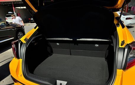 Toyota C-HR I рестайлинг, 2016 год, 2 026 000 рублей, 10 фотография