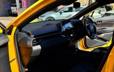 Toyota C-HR I рестайлинг, 2016 год, 2 026 000 рублей, 9 фотография