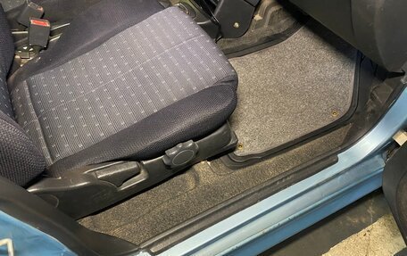 Daihatsu Sirion, 2002 год, 360 000 рублей, 15 фотография