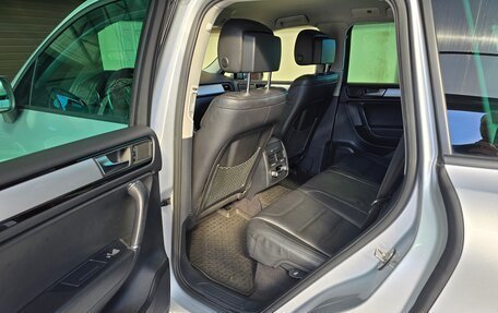 Volkswagen Touareg III, 2010 год, 2 220 000 рублей, 11 фотография