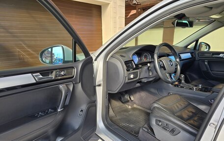 Volkswagen Touareg III, 2010 год, 2 220 000 рублей, 12 фотография