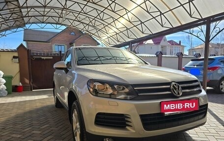 Volkswagen Touareg III, 2010 год, 2 220 000 рублей, 2 фотография