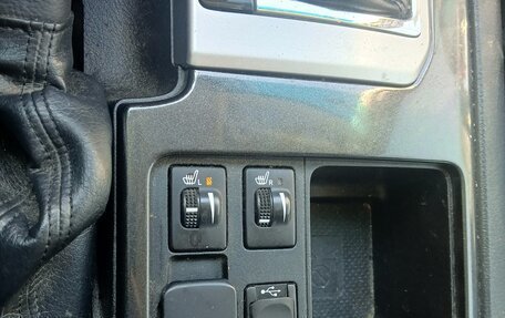 Toyota Land Cruiser Prado 150 рестайлинг 2, 2013 год, 3 000 000 рублей, 6 фотография