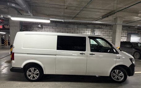 Volkswagen Transporter T6 рестайлинг, 2019 год, 2 499 999 рублей, 3 фотография
