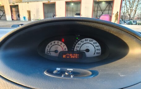 Toyota Vitz, 2000 год, 400 000 рублей, 6 фотография