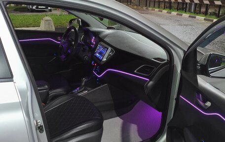 Hyundai Solaris II рестайлинг, 2017 год, 820 000 рублей, 3 фотография