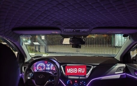 Hyundai Solaris II рестайлинг, 2017 год, 820 000 рублей, 2 фотография