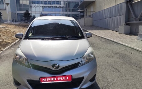 Toyota Vitz, 2012 год, 730 000 рублей, 2 фотография