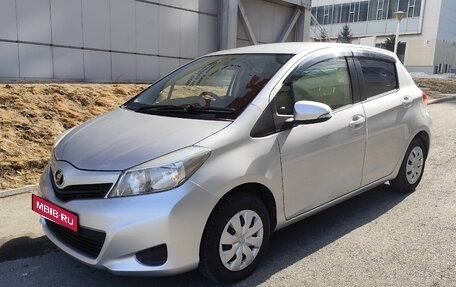 Toyota Vitz, 2012 год, 730 000 рублей, 3 фотография