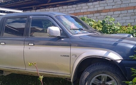 Mitsubishi L200 III рестайлинг, 2005 год, 640 000 рублей, 2 фотография