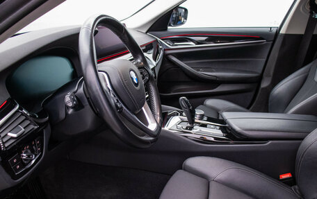 BMW 5 серия, 2019 год, 3 280 000 рублей, 10 фотография