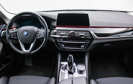 BMW 5 серия, 2019 год, 3 280 000 рублей, 13 фотография