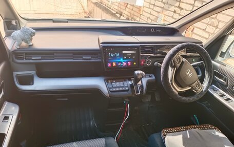 Honda Stepwgn IV, 2016 год, 1 600 000 рублей, 12 фотография