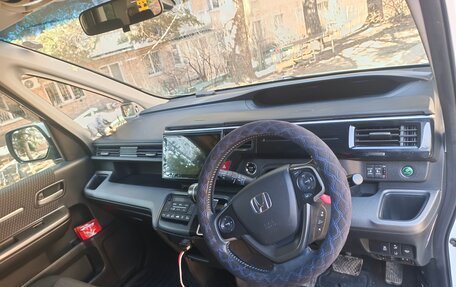 Honda Stepwgn IV, 2016 год, 1 600 000 рублей, 14 фотография