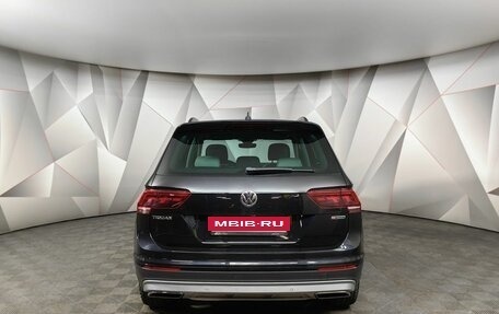Volkswagen Tiguan II, 2019 год, 2 910 000 рублей, 8 фотография