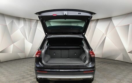 Volkswagen Tiguan II, 2019 год, 2 910 000 рублей, 12 фотография