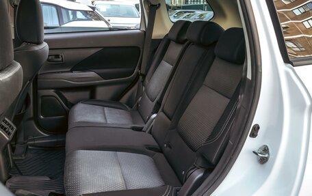 Mitsubishi Outlander III рестайлинг 3, 2018 год, 2 170 000 рублей, 9 фотография