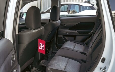 Mitsubishi Outlander III рестайлинг 3, 2018 год, 2 170 000 рублей, 11 фотография