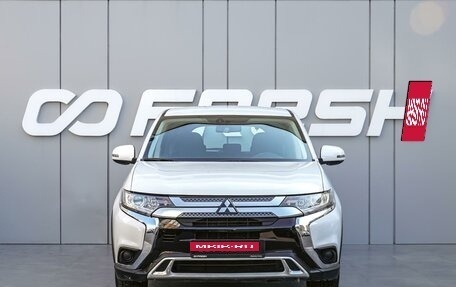 Mitsubishi Outlander III рестайлинг 3, 2018 год, 2 170 000 рублей, 3 фотография