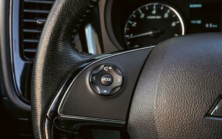 Mitsubishi Outlander III рестайлинг 3, 2018 год, 2 170 000 рублей, 14 фотография