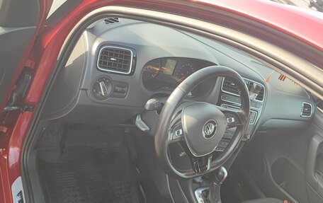 Volkswagen Polo VI (EU Market), 2017 год, 1 100 000 рублей, 8 фотография