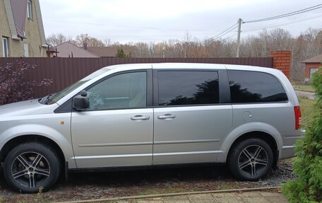 Chrysler Town & Country V рестайлинг, 2007 год, 1 250 000 рублей, 4 фотография