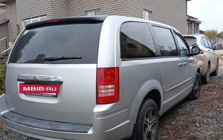 Chrysler Town & Country V рестайлинг, 2007 год, 1 250 000 рублей, 6 фотография