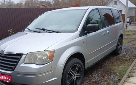 Chrysler Town & Country V рестайлинг, 2007 год, 1 250 000 рублей, 3 фотография