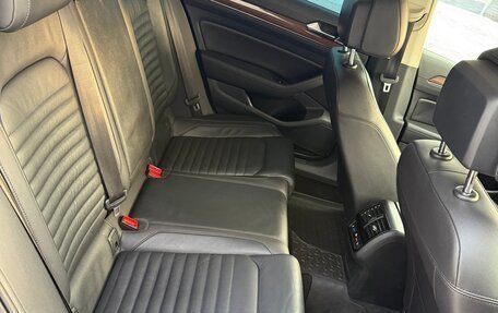 Volkswagen Passat B8 рестайлинг, 2019 год, 2 160 000 рублей, 16 фотография