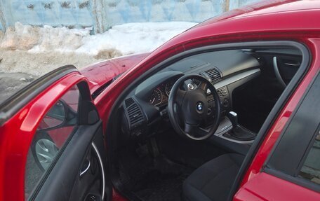 BMW 1 серия, 2011 год, 900 000 рублей, 15 фотография
