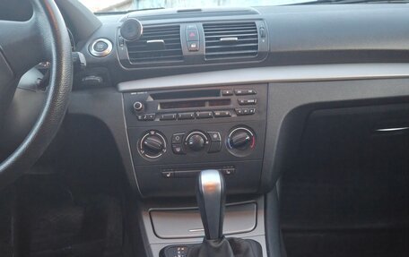 BMW 1 серия, 2011 год, 900 000 рублей, 12 фотография