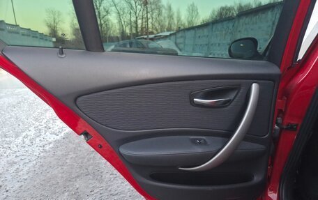 BMW 1 серия, 2011 год, 900 000 рублей, 20 фотография