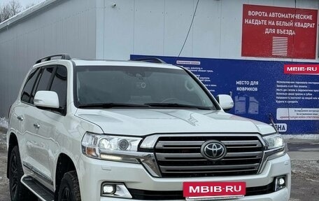 Toyota Land Cruiser 200, 2015 год, 6 000 000 рублей, 5 фотография