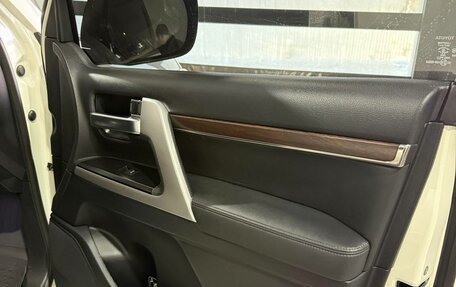 Toyota Land Cruiser 200, 2015 год, 6 000 000 рублей, 24 фотография