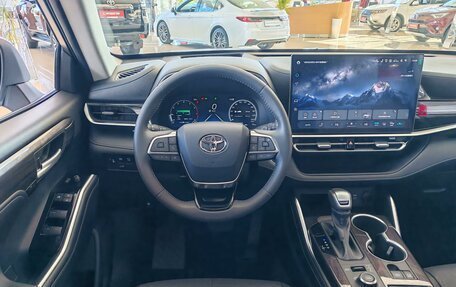 Toyota Highlander, 2025 год, 6 300 000 рублей, 15 фотография