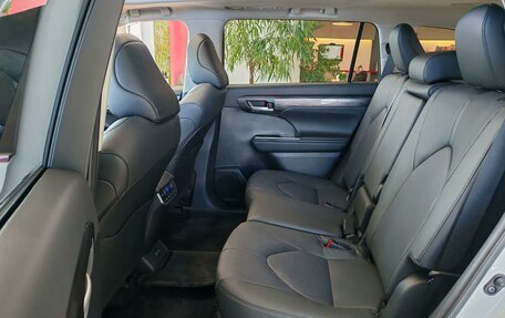 Toyota Highlander, 2025 год, 6 300 000 рублей, 17 фотография