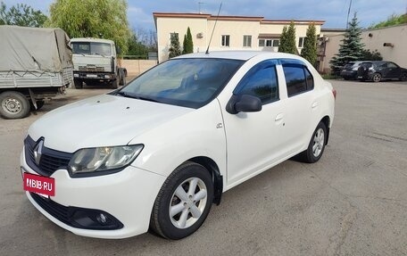 Renault Logan II, 2017 год, 430 000 рублей, 3 фотография