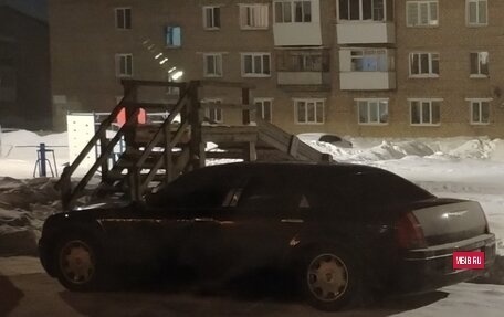 Chrysler 300C II, 2004 год, 900 000 рублей, 1 фотография