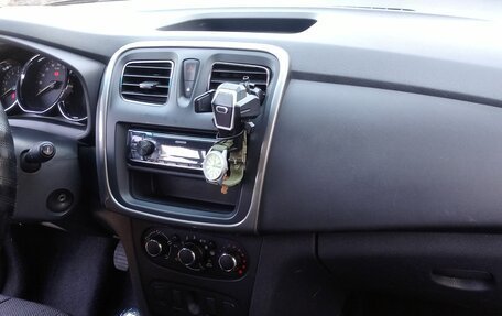 Renault Logan II, 2016 год, 720 000 рублей, 27 фотография